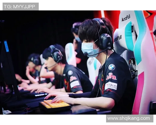 电竞新闻聚焦和平精英FPX战队的力量与团结精神探讨